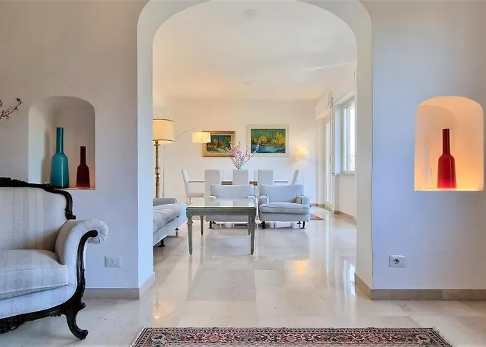 In Colosseo View Luxury Apartment Rom
